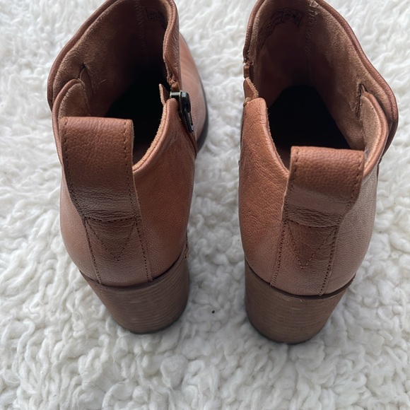 VIONIC LYSSA ANKLE BOOT SIZE 6.5. - Picture 6 of 12